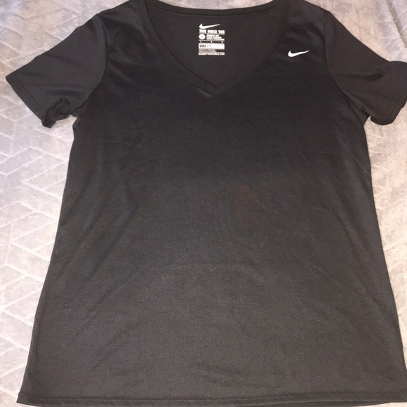 Nike Tops - Nike tee